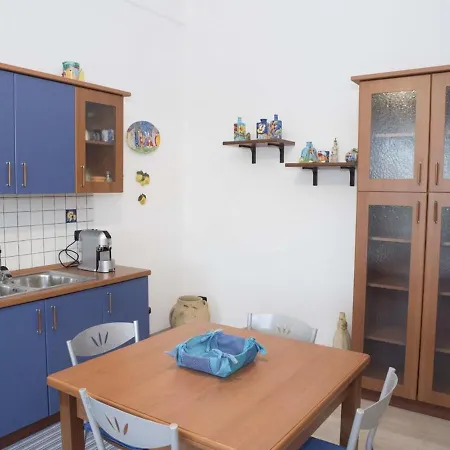 Charming House In San Giorgio With Sea View 度假居